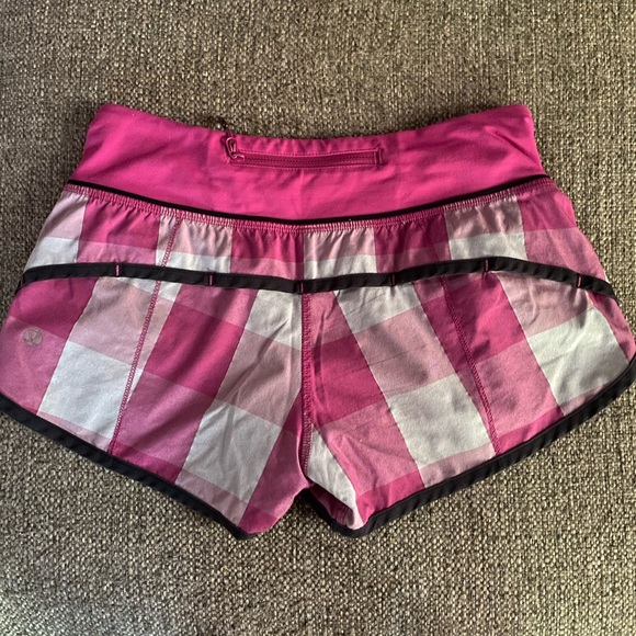 Lululemon Pink checked Women's Shorts - Picture 2 of 4